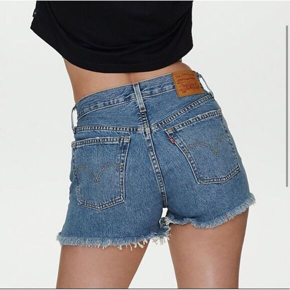 Levi’s 501 High-Rise Button Fly Denim Shorts – Size 28 (NWOTS) - Picture 2 of 10